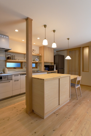 カウンターに穴がある訳｜厚木市の優建築工房の住まいギャラリー