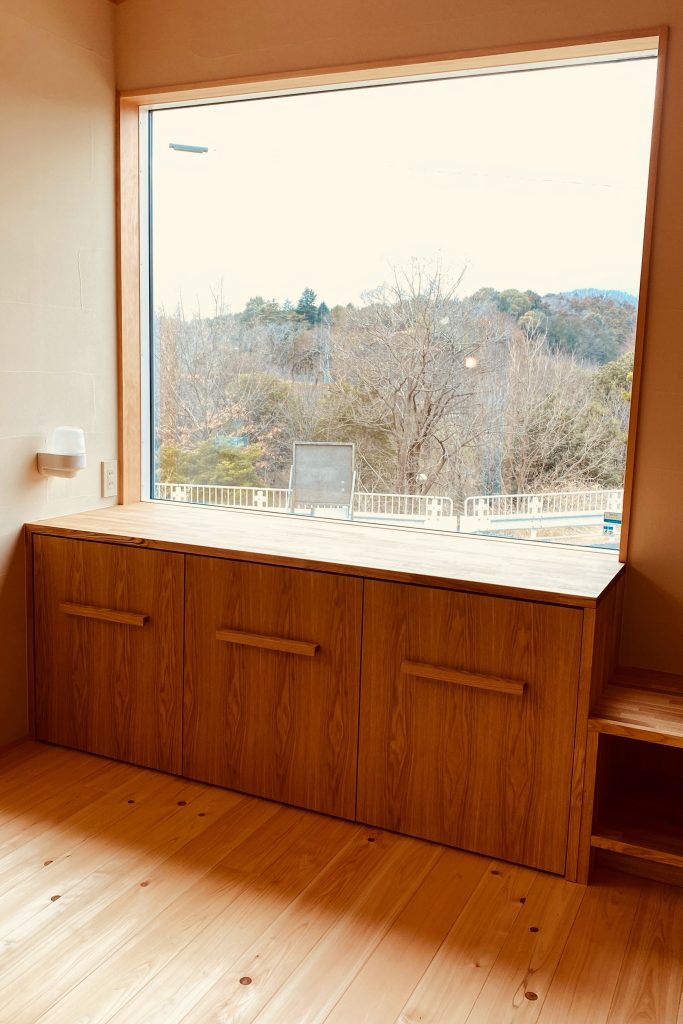 木目と直線の美学