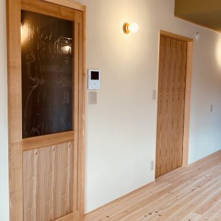 手に触れるたび愛着がわく建具