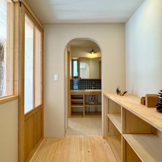 アールのアーチ壁