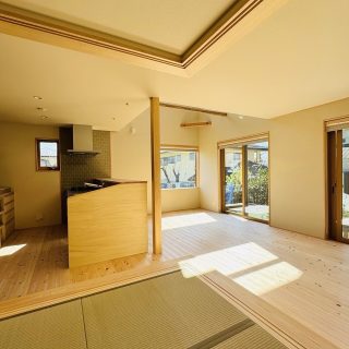 明るく心地良いリビングは心やすらぐ場所