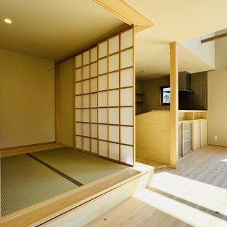 リビングの収納にもなる畳コーナー