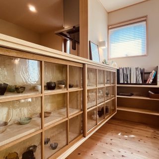 ギャラリーになる収納カウンター
