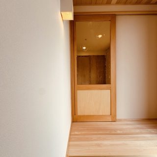 玄関ホールの建具の役割